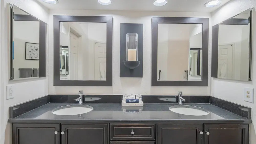 Scottsdale Gem W/pool in Private and Serene Yard!