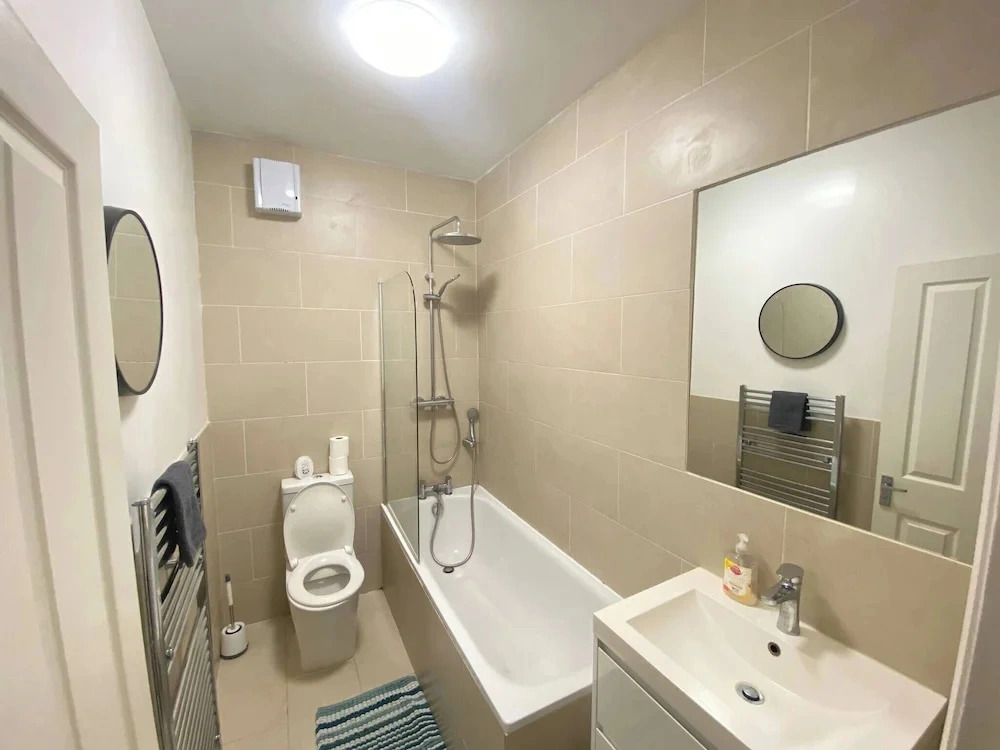 Cosy Two Bedroom Apartment Near East Croydon Station
