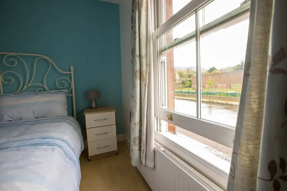 Gorgeous 3-bedroom Cottage by the River in Reading