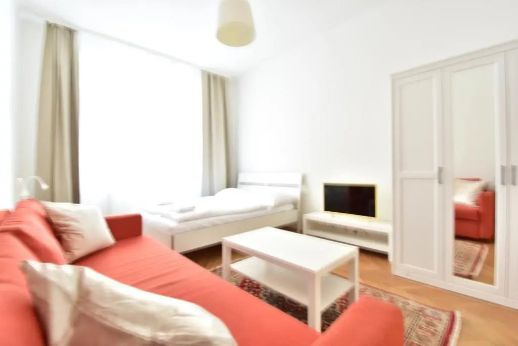 Universum Apartment 3
