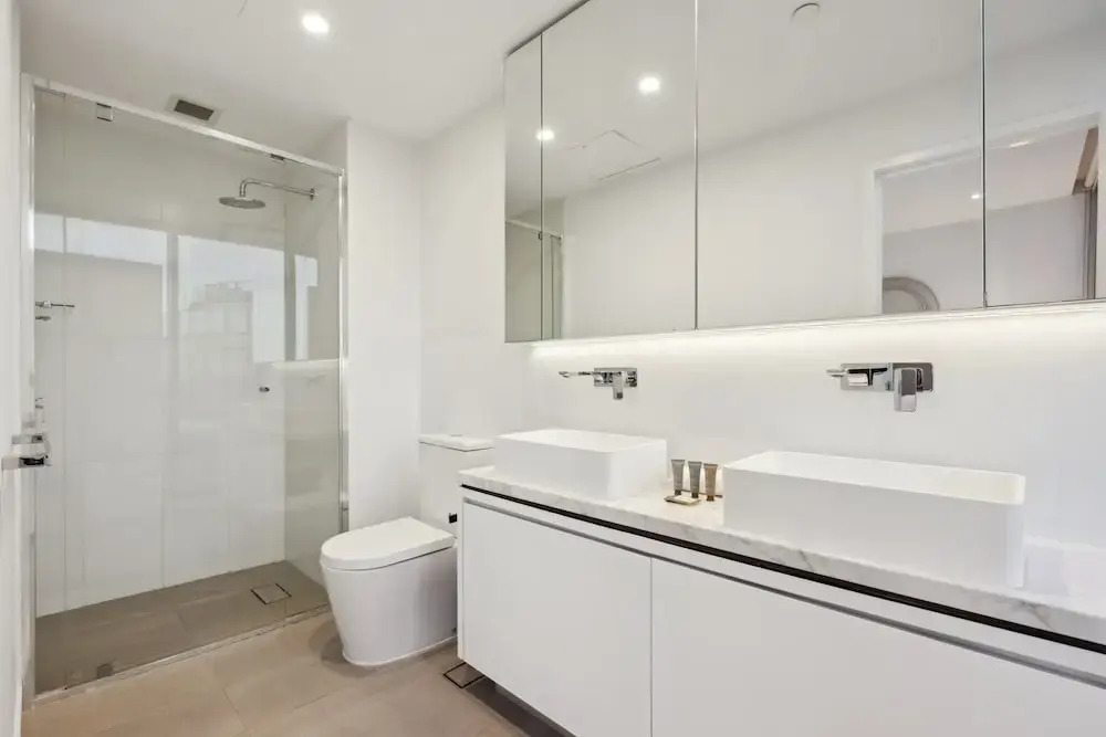 Fortitude Valley 3-bed, Top Floor + Bridge View