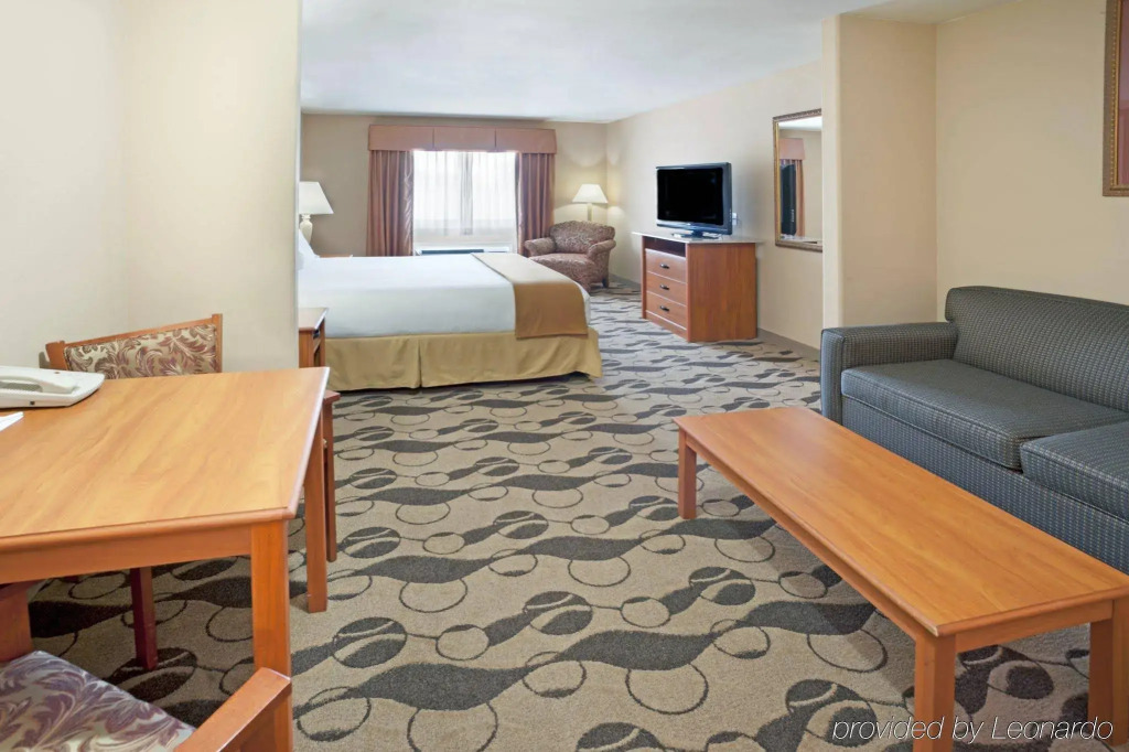 Holiday Inn Express Hotel & Suites Elgin by IHG
