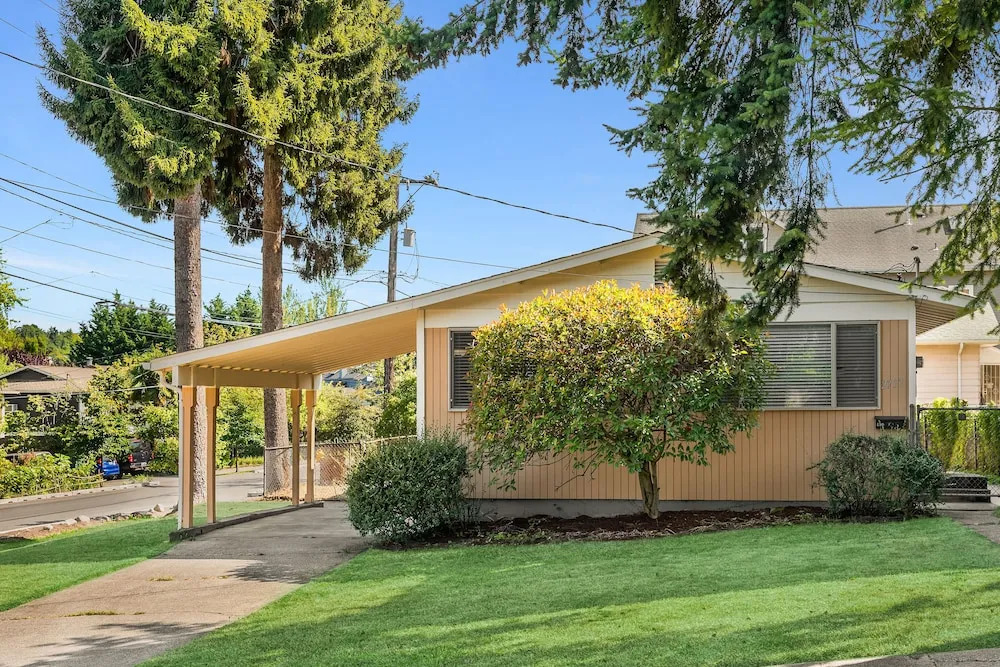 Seattle Vacation Home - Roy Street