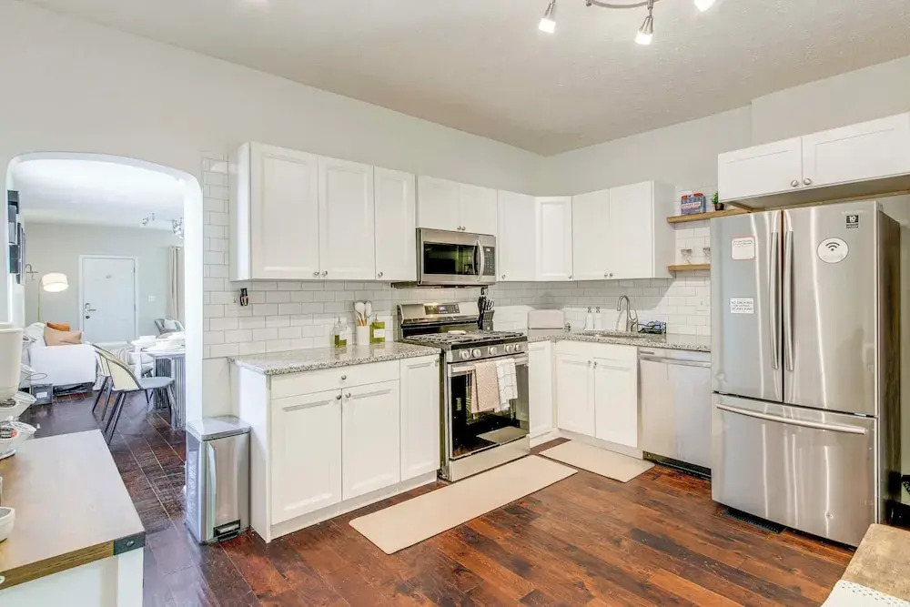6 Mi to Ohio State: Walkable Home in S Columbus!