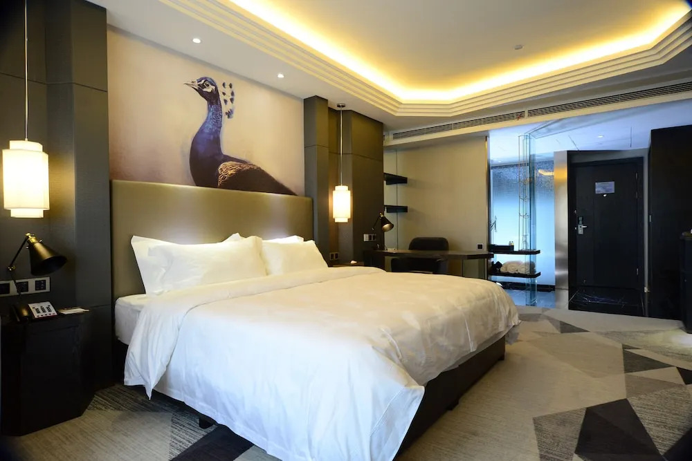 Rezen Minwoo Hotel (Twin Towers Global Center)