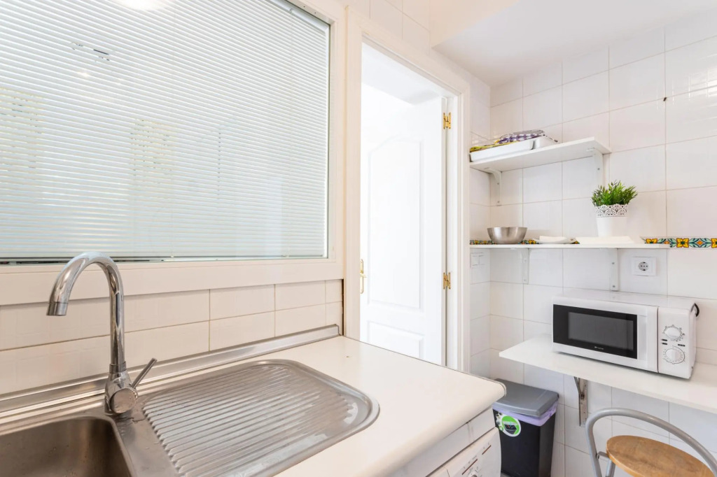 Lunamar 82 Apartment by GHR Rentals