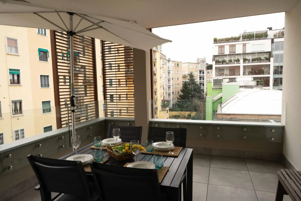 Amazing BRAND NEW 2 room upper scale with condo GYM close to metro