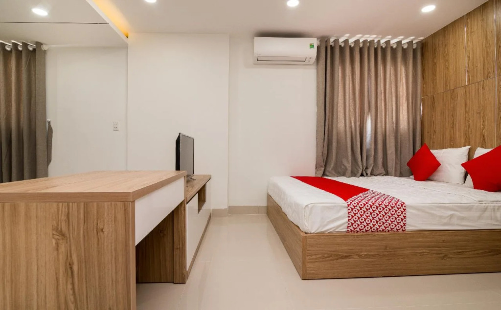 Tam Quy Hotel by OYO Rooms