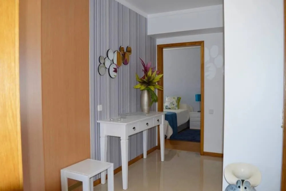 2 Bed Flat - Sleeps 4 - Parking - Wifi