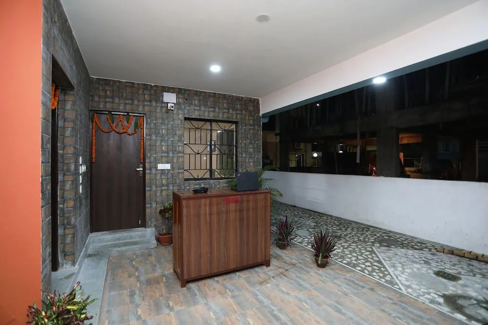 OYO 17376 Hummingbird Inn