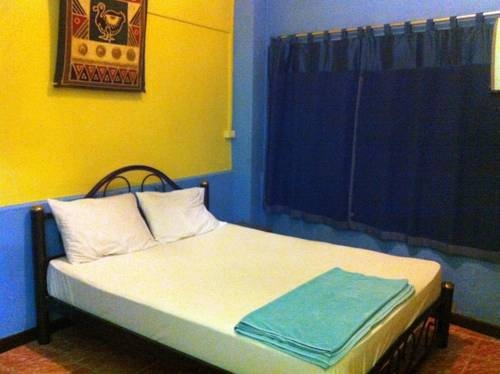 Gaeng Phet Restaurant & Guesthouse