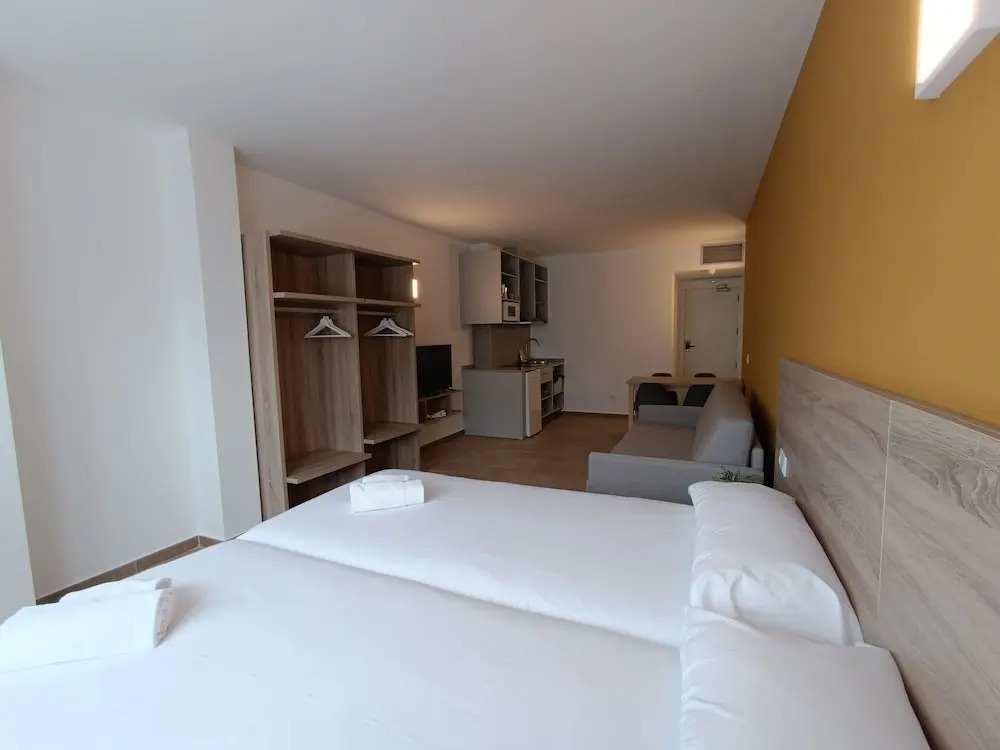Apartamentos Turísticos Pontepedriña by Bossh! Hotels