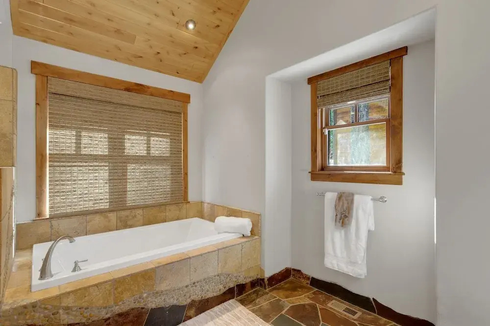 4br Cabin W/ Hot Tub Ultimate Truckee Escape 4 Bedroom Cabin