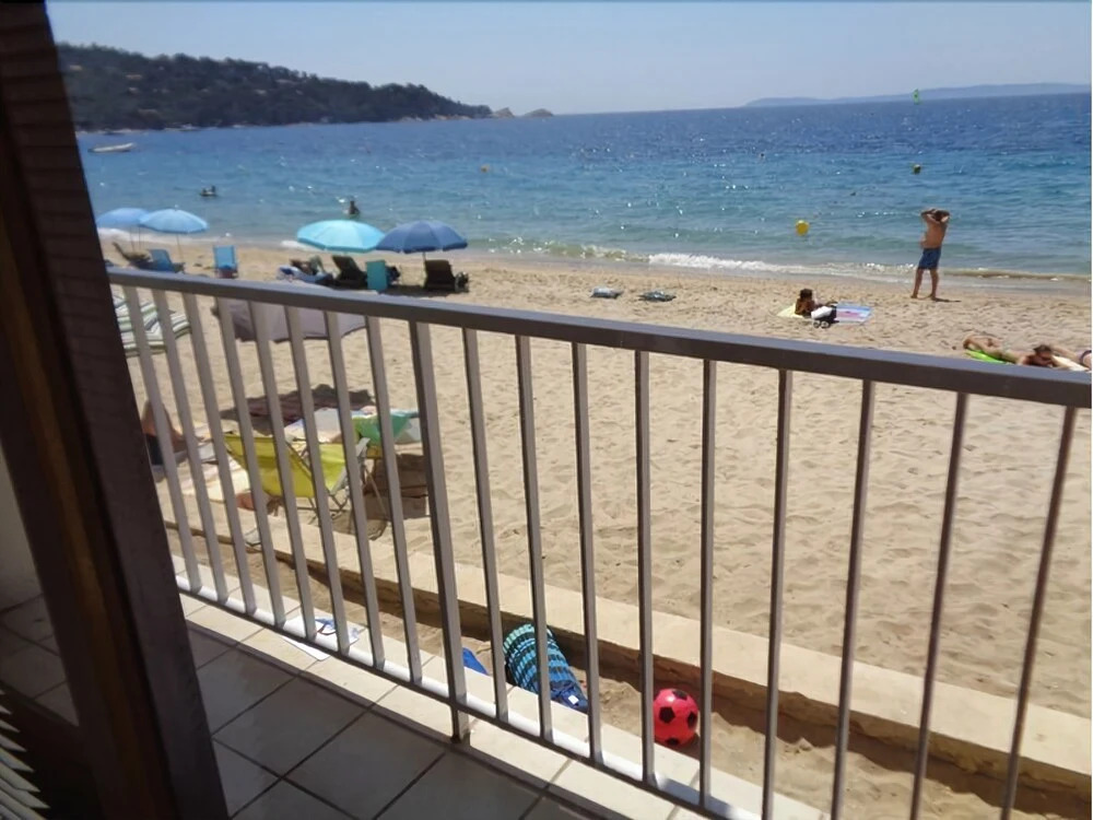 Le Lavandou - Sur la plage de Cavalière