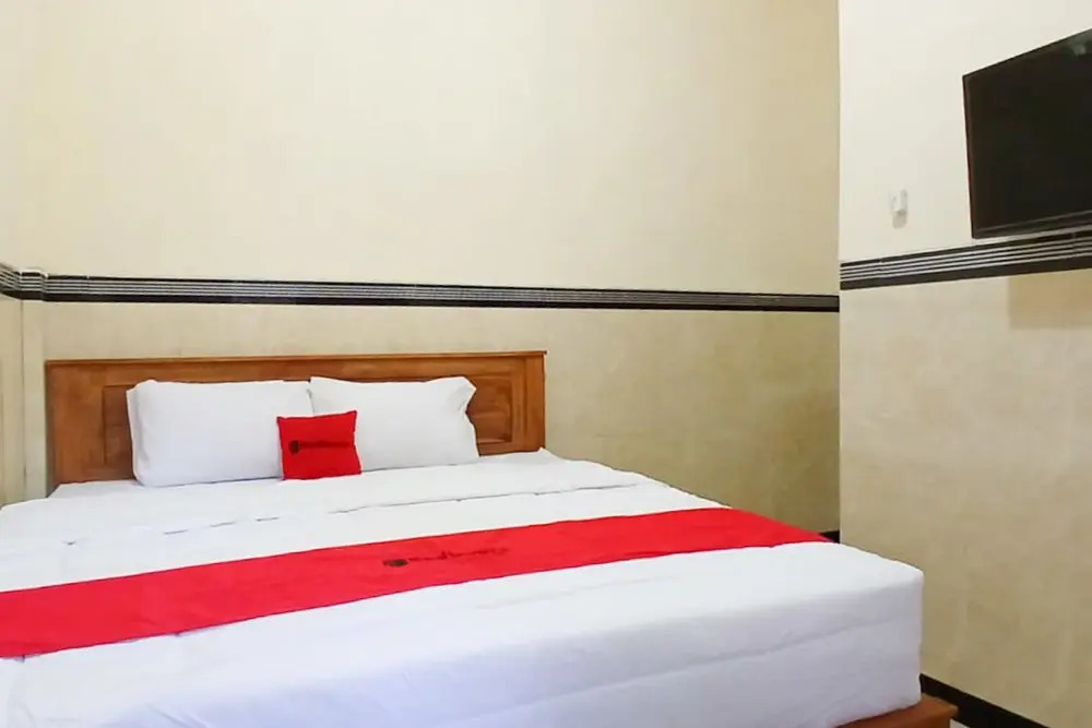 RedDoorz at Dien Homestay Syariah Alun-alun Pasuruan