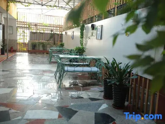 Nanning Wuming Chujian Hotel (bus terminal store)