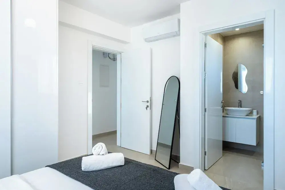 Jas Living - Chic Apts & Balconies in Larnaca