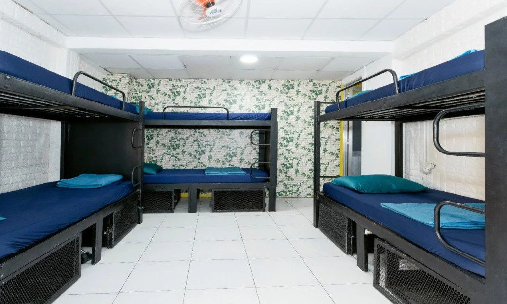Hangout Hostel HCM