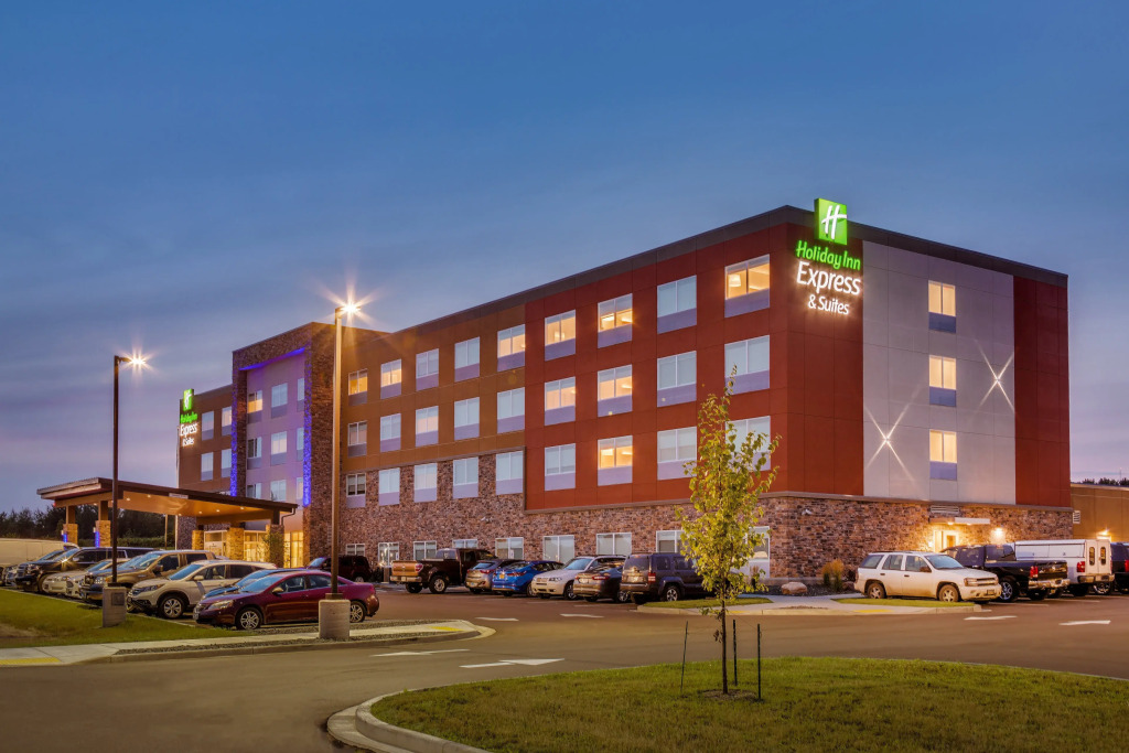 Holiday Inn Express & Suites - Rice Lake by IHG