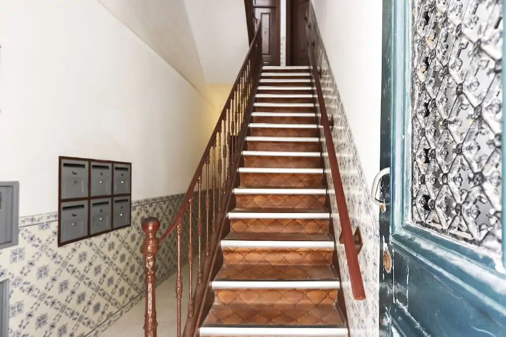 Typical Mouraria Studios by Hosty