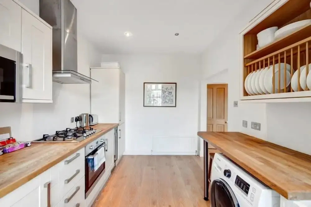 Elegant 2 Bed Apt in Kensington Olympia