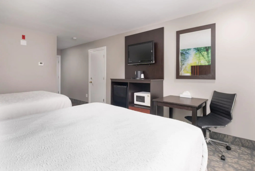 Spark By Hilton Freeport