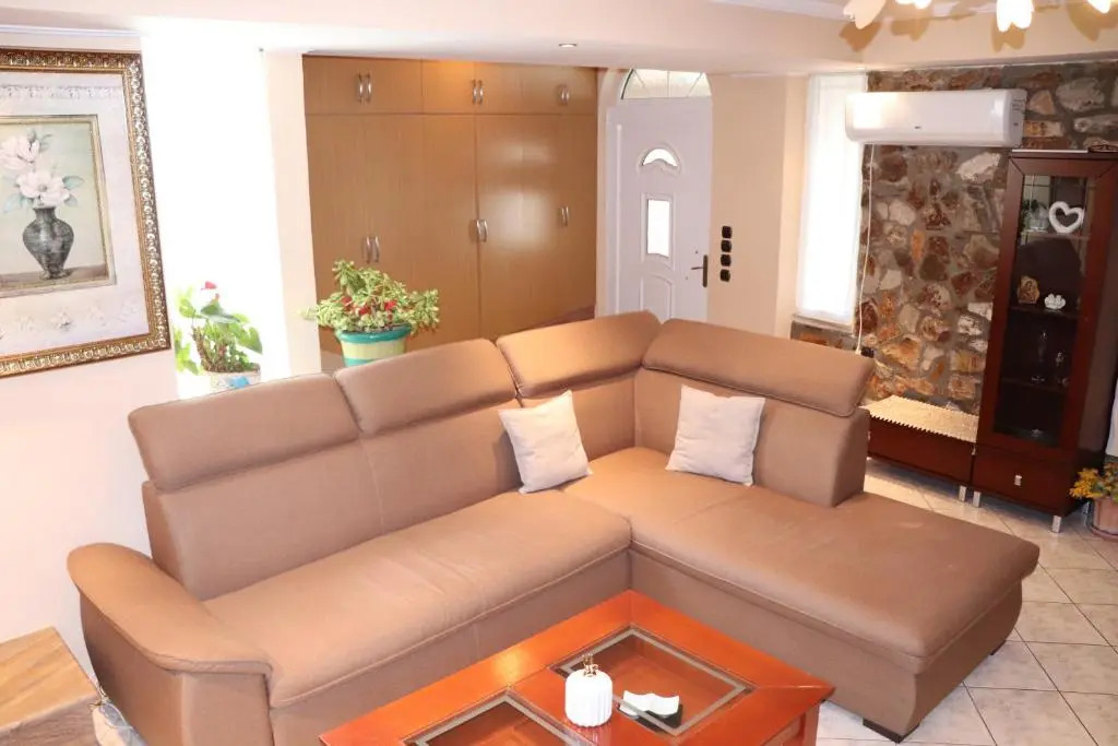Aivazidis House
