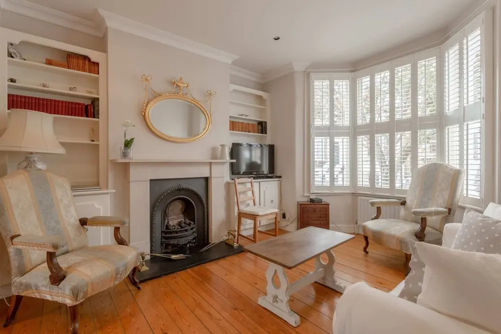 Charming Two Bedroom Home in West London