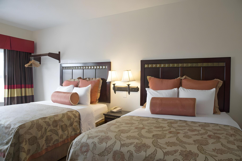Harborview Inn & Suites-Convention Center-Airport-Gaslamp-Seaworld-Zoo-Balboa Park