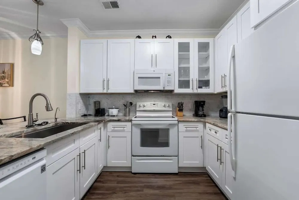 NEW Listing Gorgeous 2 bd Condo