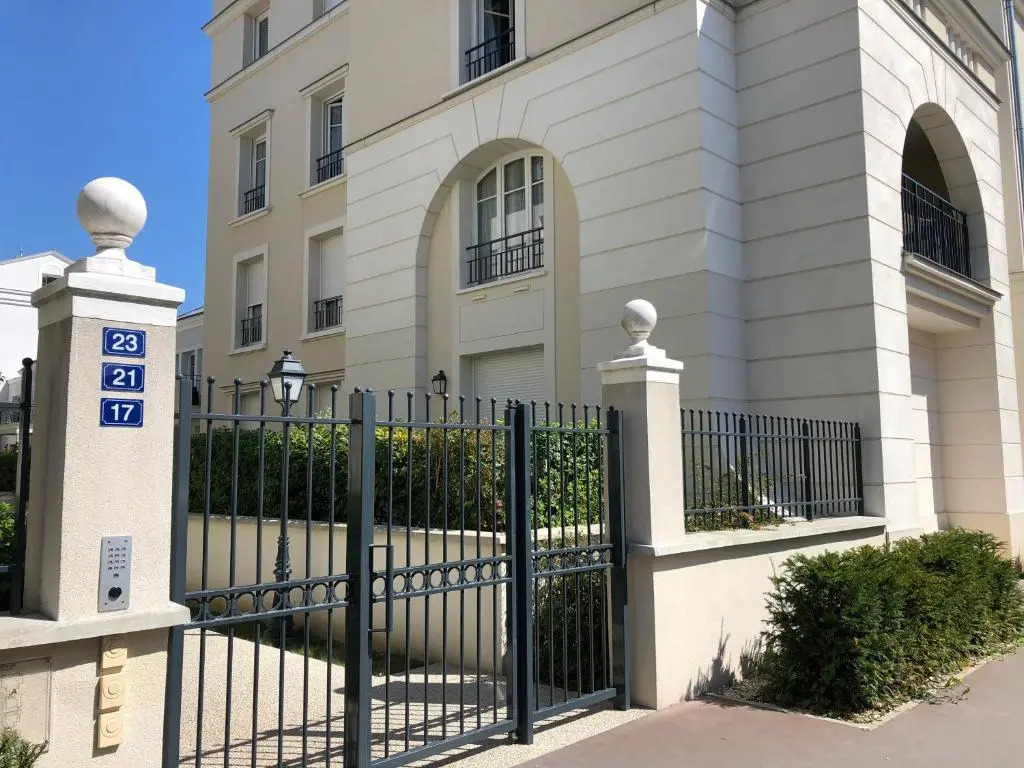 DISNEYLAND PARKS 1,4 Km - Family Suite Apartment - 6 persons maximum