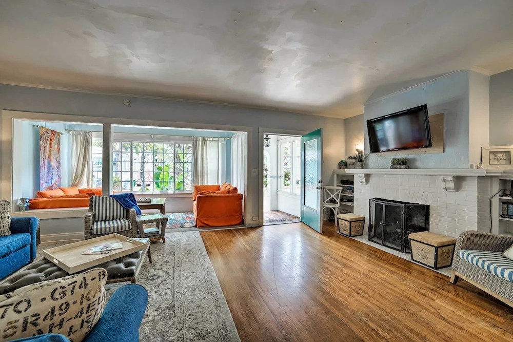 Steps to Avalon Bay: Sunny Catalina Island Home!