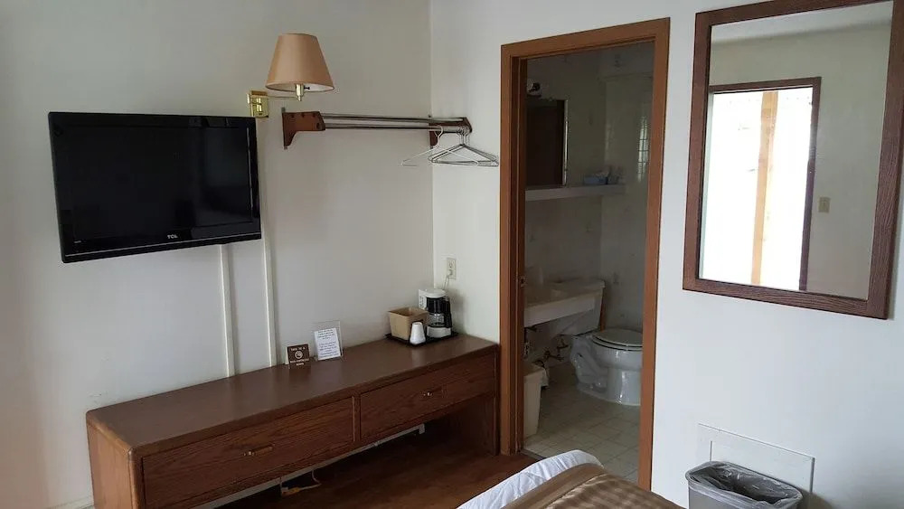 Budget Host Inn
