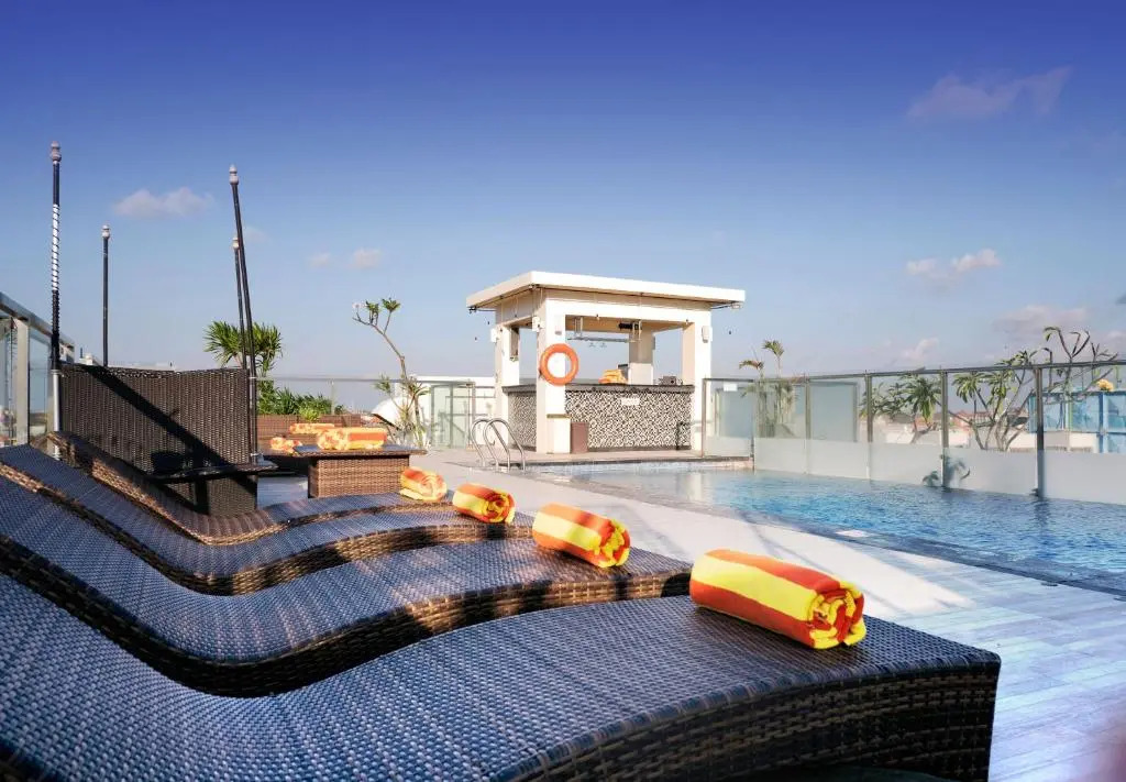 ZEN Rooms Kuta Square Mall