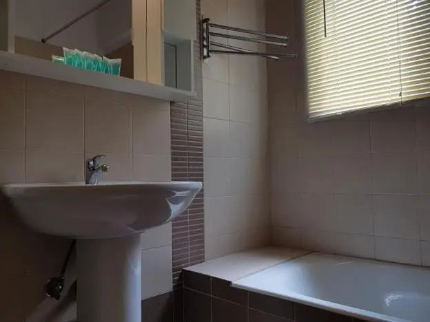 Errathens Zephyr Apartment - Athens Center, 3 Bd, 1 Bath