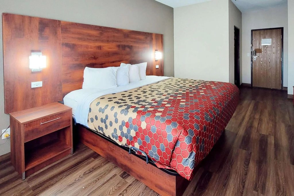 Econo Lodge Fargo - West Acres