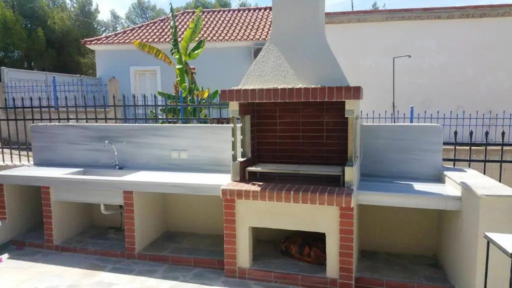 Studio with sea view enclosed garden and wifi at Porto Heli