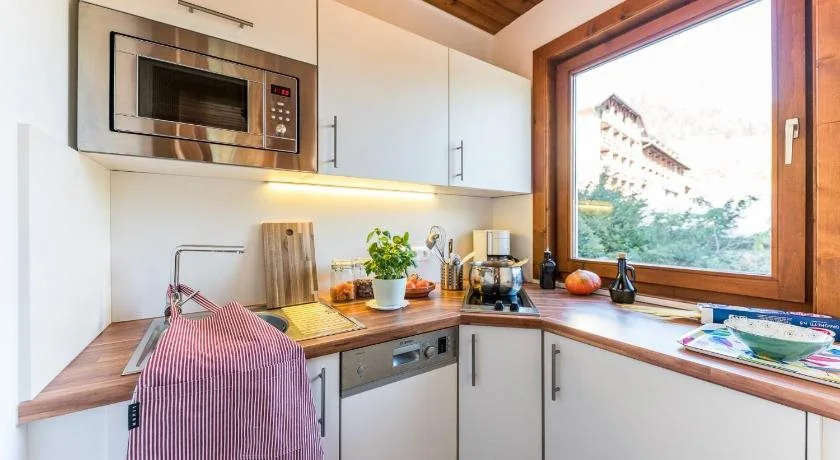 Gästehaus Schusser an der Therme, Frühstück, Doppelzimmer und Ferienwohnung