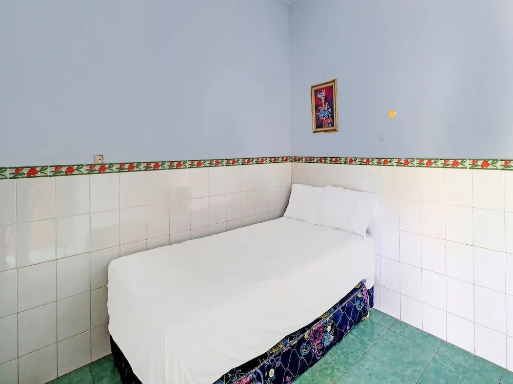Hotel O Sekar Jagat Near Pantai Baluk Rening