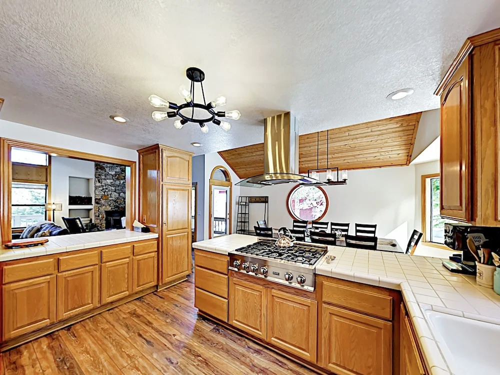 Snowpeak House 4 Bedrooms 3.5 Bathrooms Home