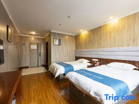 Huayi Hotel (Huitong RT Mart store, Mengshan Avenue, Linyi)