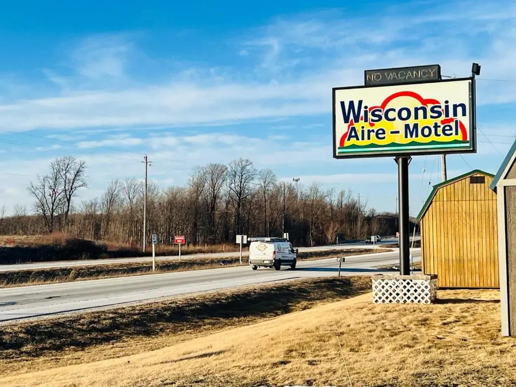 Random Lake Motel