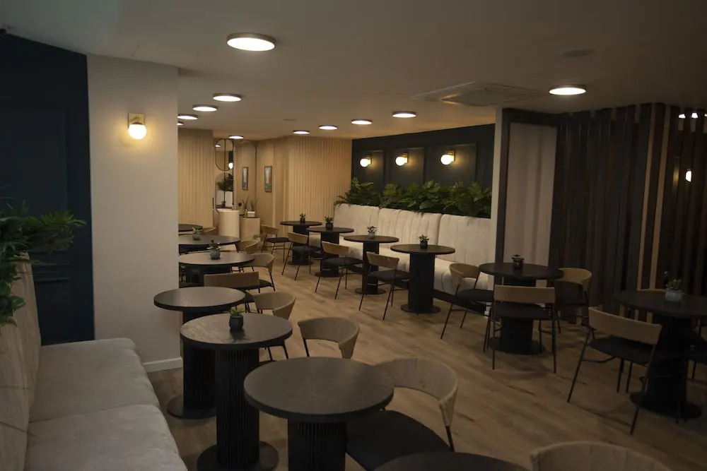 1616 Hotel