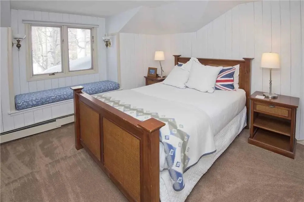 Sunburst Residence 5 Bedrooms 3.5 Bathrooms Home