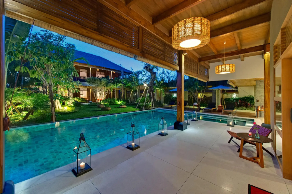 Wonderful 10 Bedrooms Private Villa Seminyak