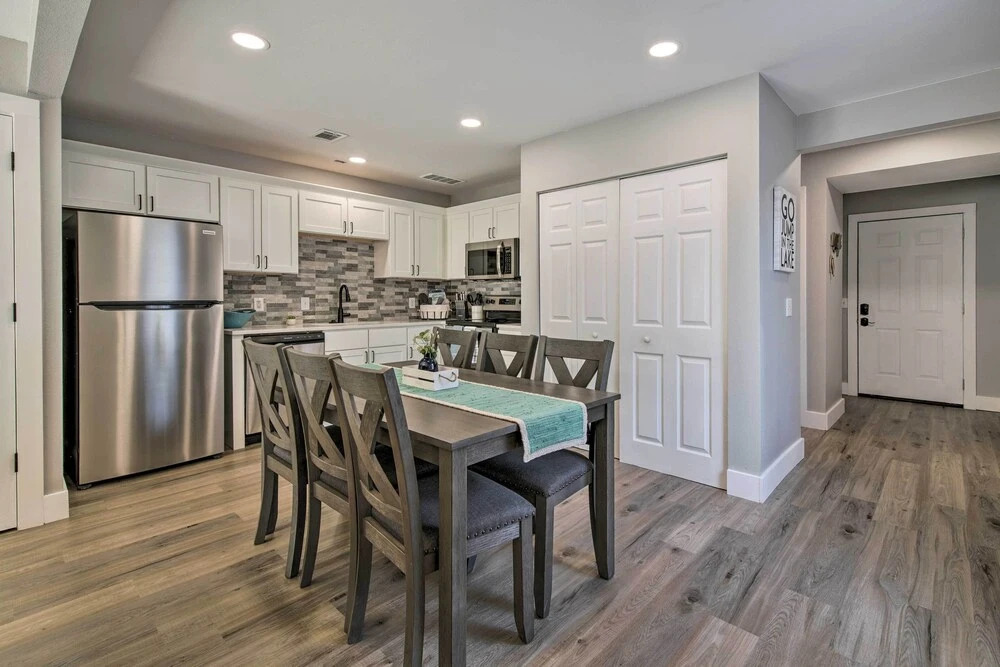 Chic Townhome ~ 6 Mi to Talking Rocks Cavern!