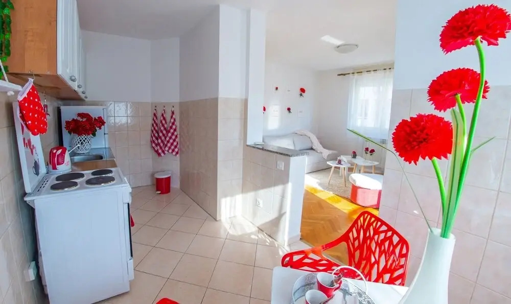 Apartment Red