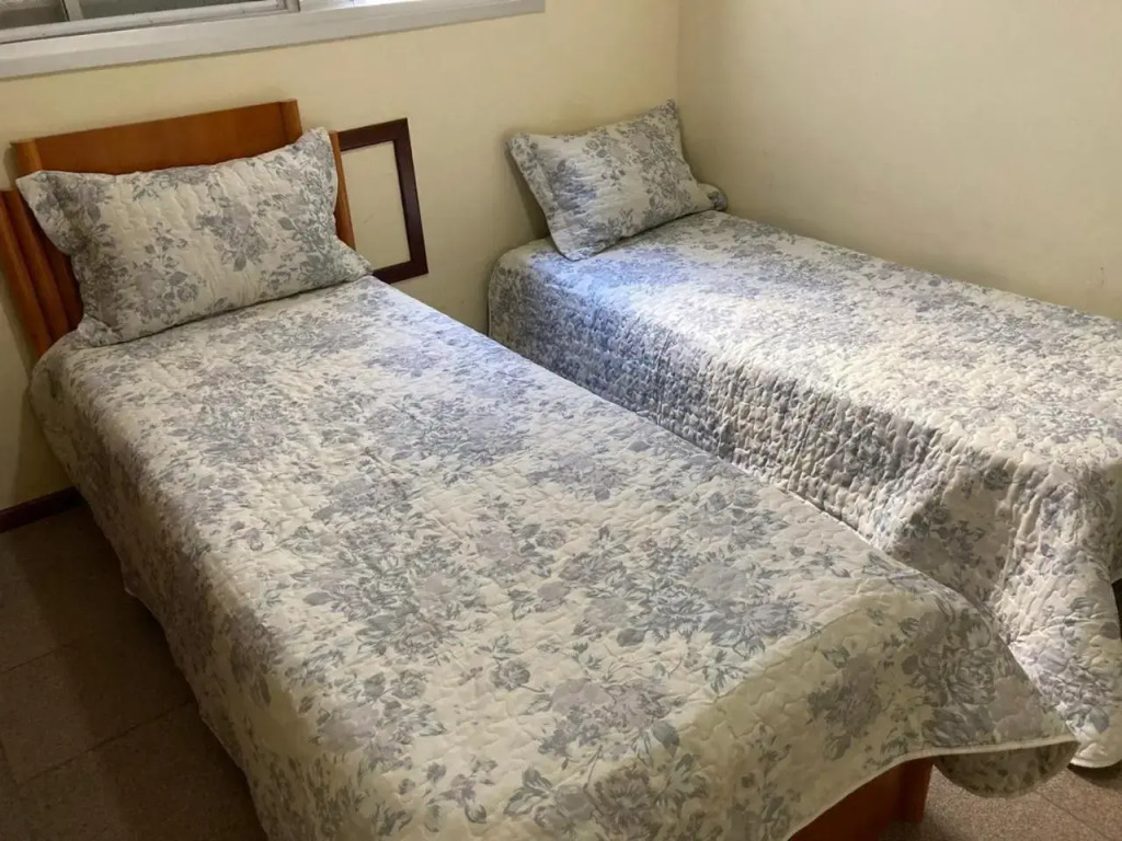 Joneson aluga um apto 3 Quartos na beira da Praia do Forte