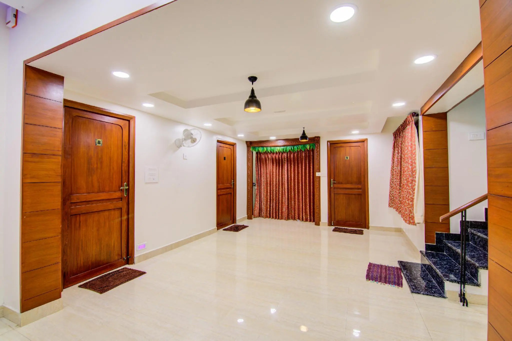 OYO Home 78312 Vibrant Studio Stays