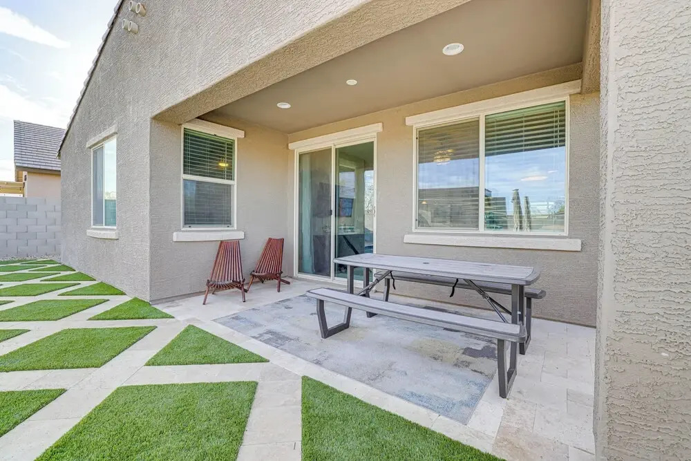 Goodyear Oasis w/ Outdoor Pool + Hot Tub!